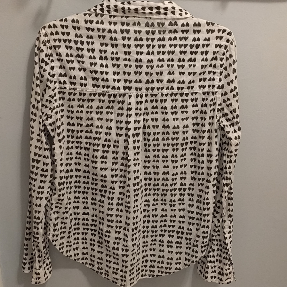 Heart Pattern Button Down Top - Picture 4 of 4